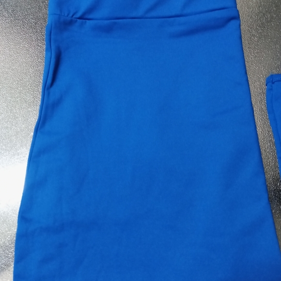 New without tag - 2 piece crop top & pencil skirt. - Picture 9 of 10